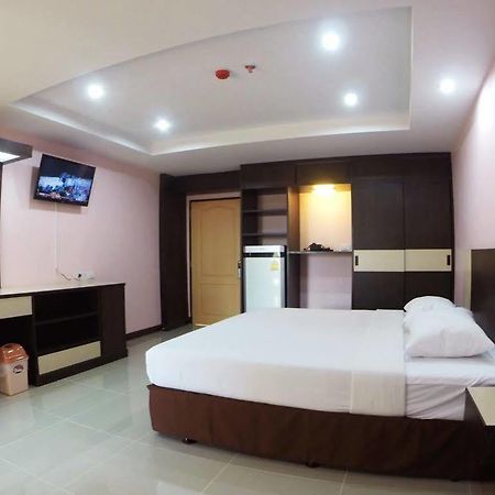Oyo 523 Aa Pattaya Ville Екстериор снимка