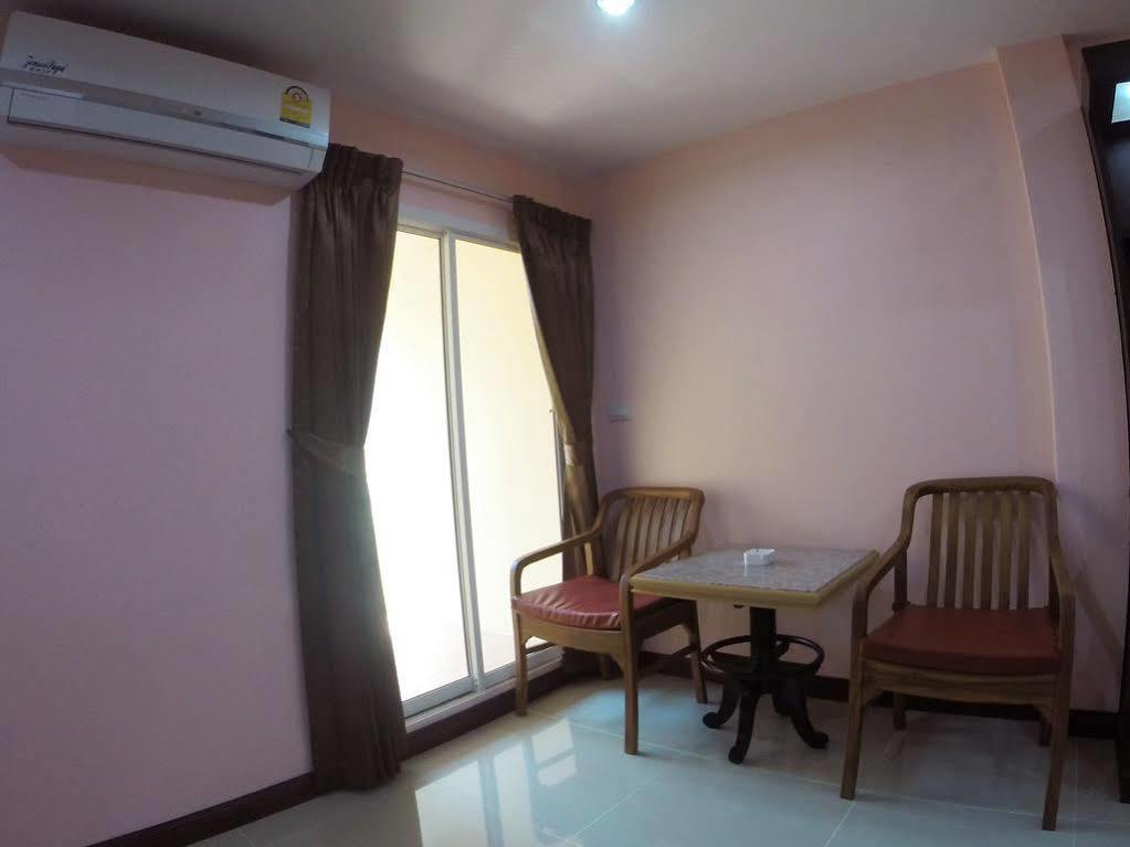 Oyo 523 Aa Pattaya Ville Екстериор снимка