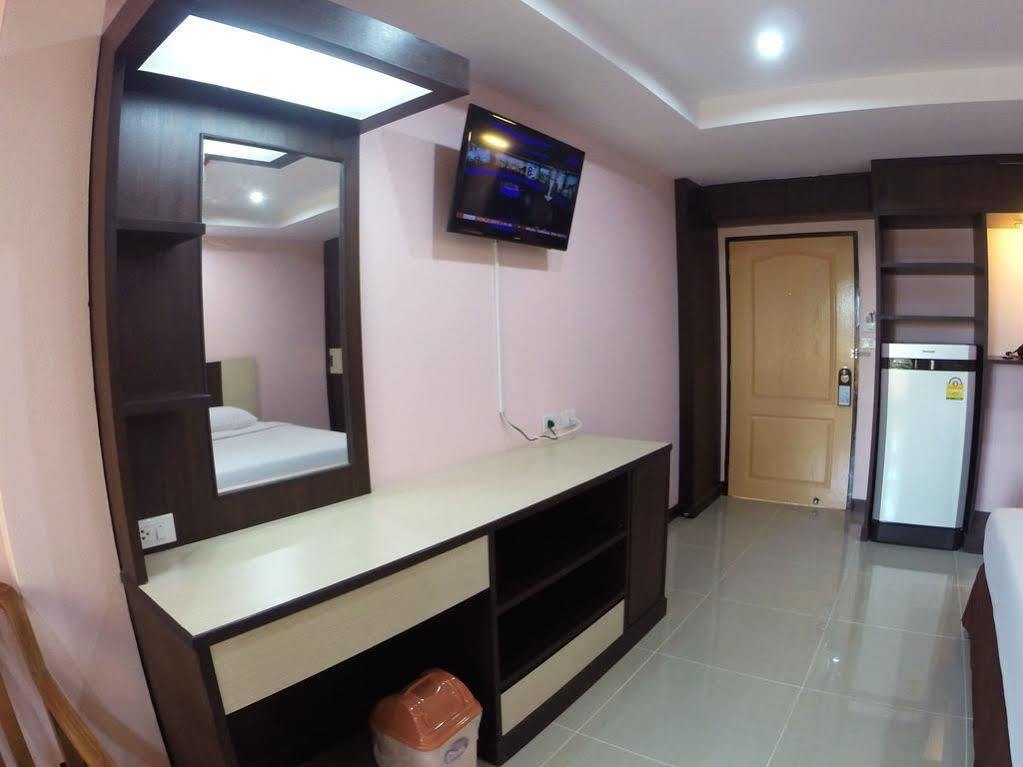 Oyo 523 Aa Pattaya Ville Екстериор снимка